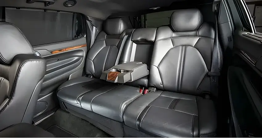 Premium Sedans 3 black lincoln mkt interior